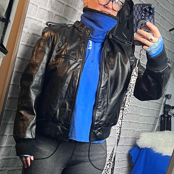 VINTAGE |•BERMAN'S•| 100% Genuine Leather Black Zip Out Insulated Bomber Jacket - Picture 2 of 16